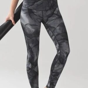 Lululemon Athletica Charcoal Pattern Leggings